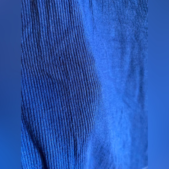 Michael Stars Blue Cold Shoulder • 3/4 sleeve • OS • ribbed, stretchy, sexy 😍 - Picture 10 of 10